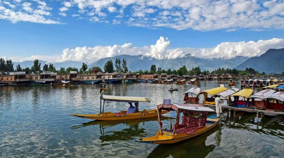 Kashmir Group Tour Package