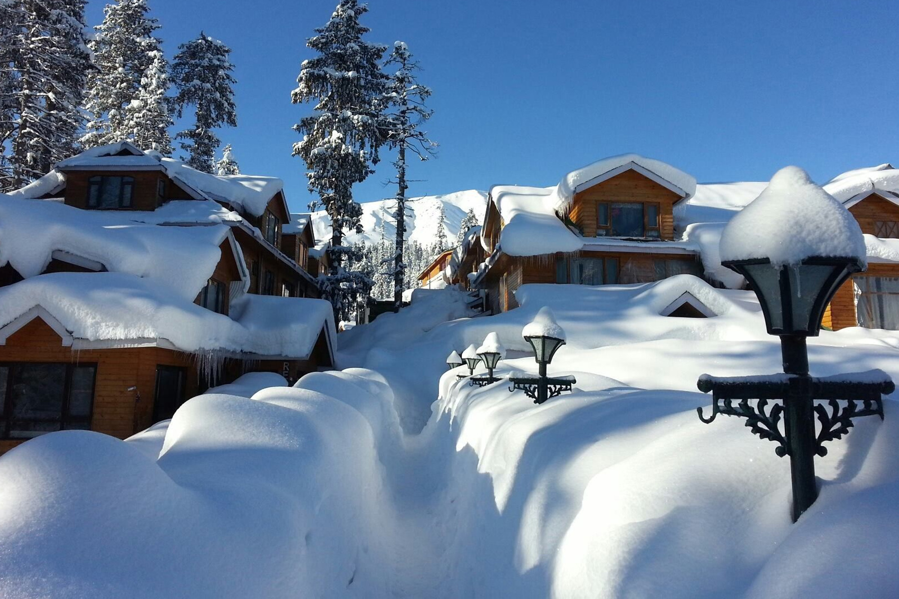 Kashmir 4 Day Tour with Gulmarg Sonmarg, Pahalgam