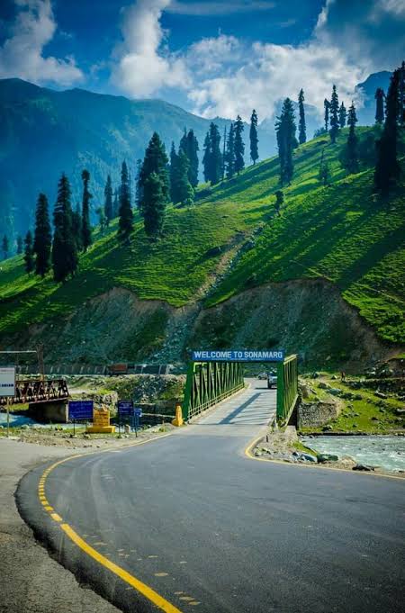 Delights of Kashmir Tour Package – Discover Heaven on Earth