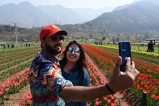 Splendid Kashmir Tour Package.