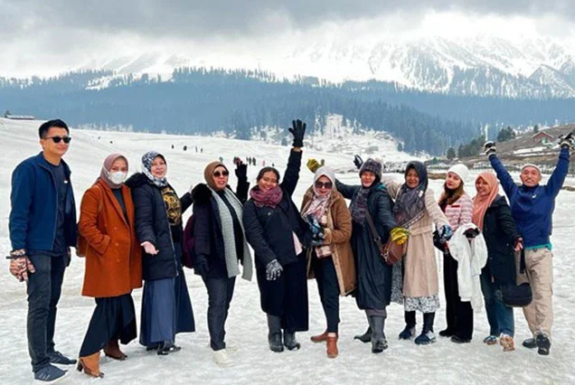 Kashmir Tour Package for Family.